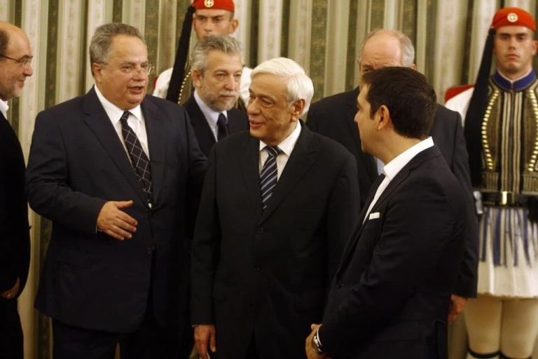 Η κρίση στη σχέση Παυλόπουλου – κυβέρνησης και ο υπουργός που δεν ήθελε αλλαγή του συντάγματος των Σκοπίων